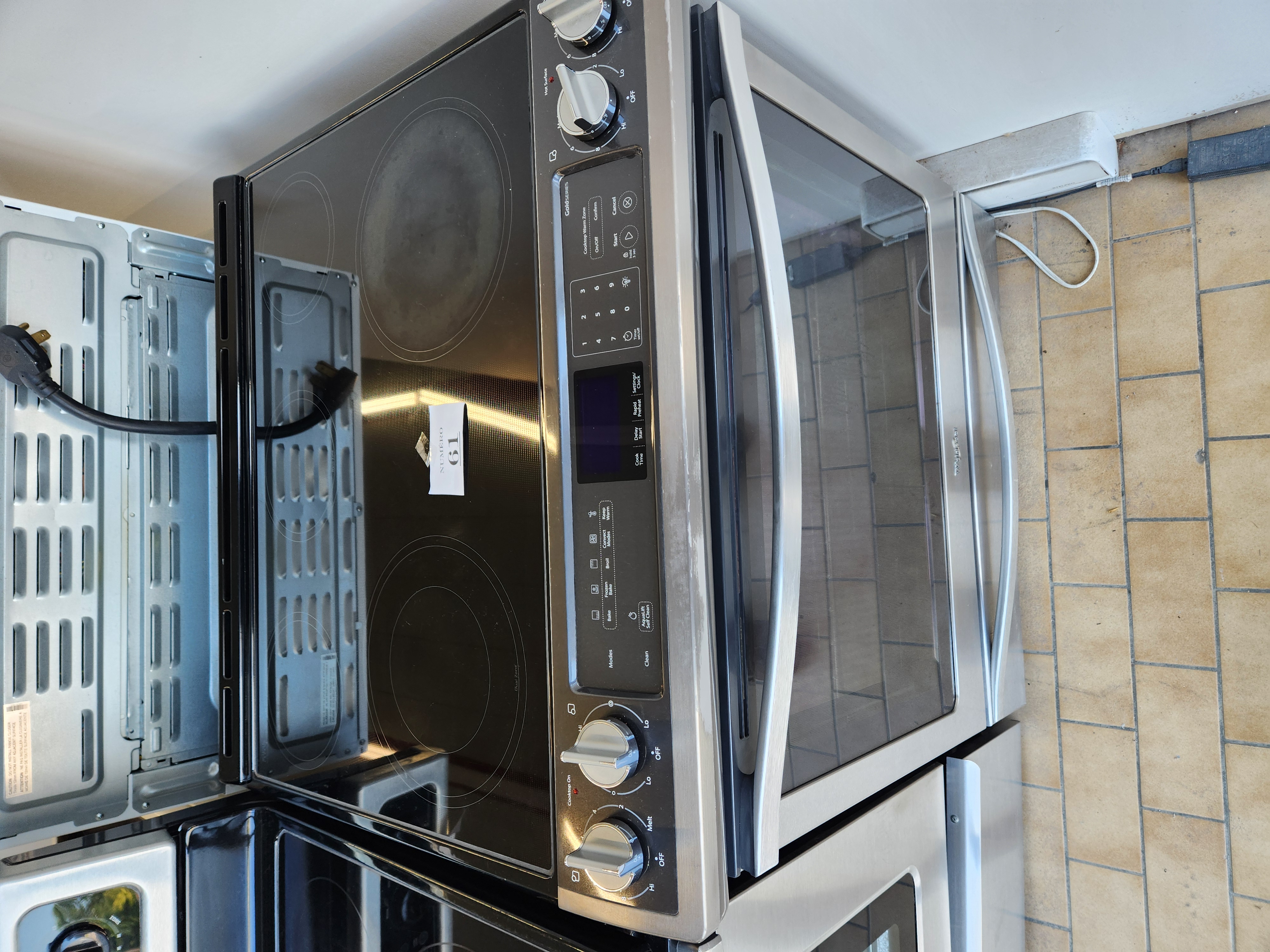 #61- CUISINIERE  ENCASTRABLE INOX