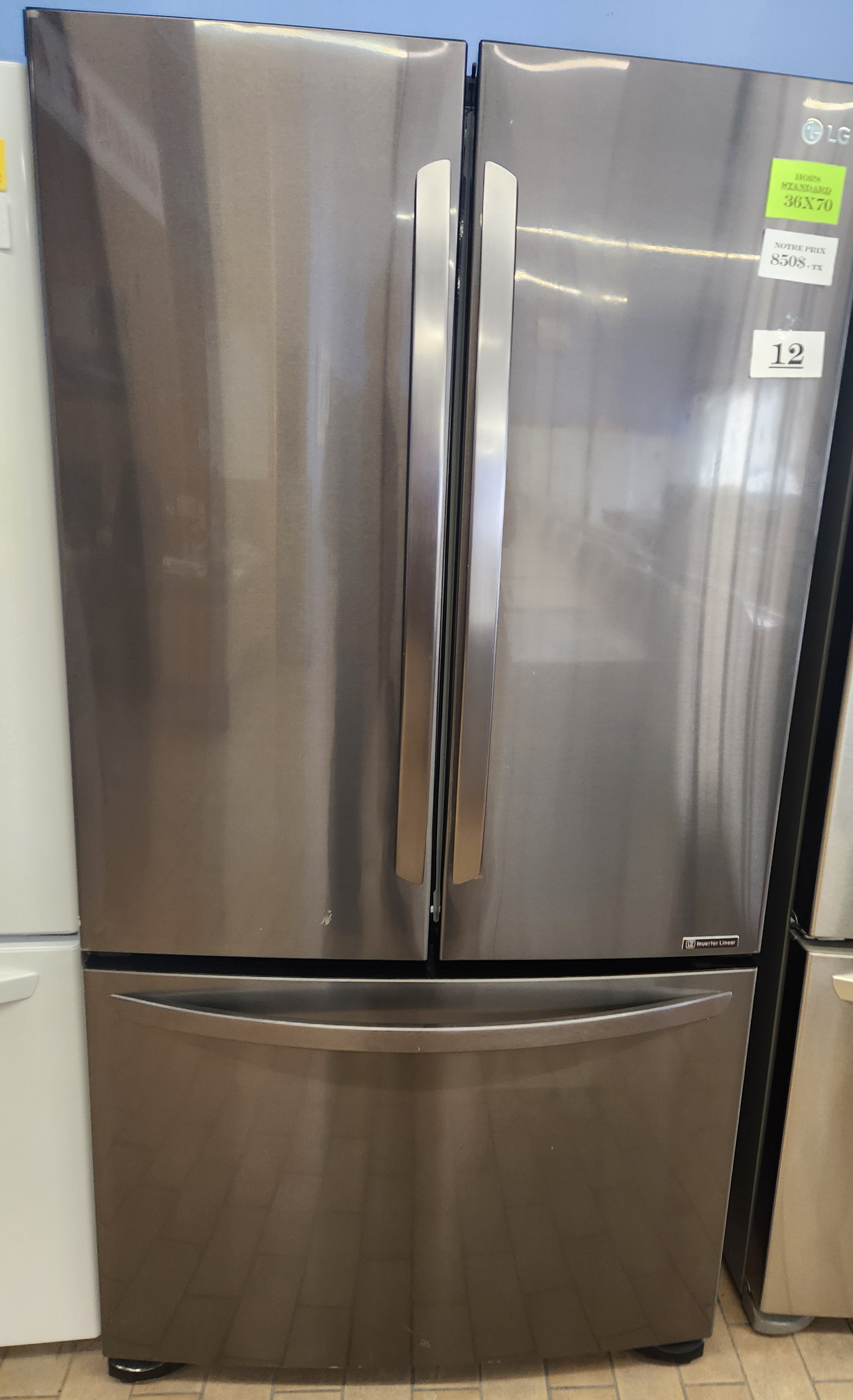 12-REFRIGERATEUR BLAC STAINLESS 