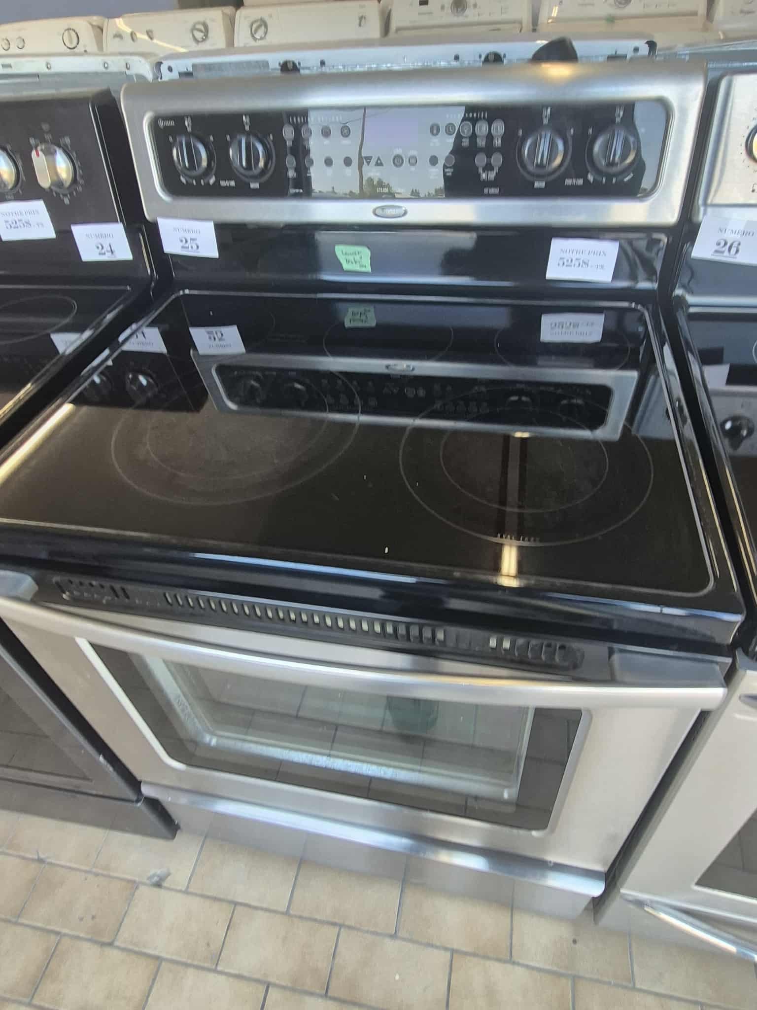 #25 Cuisinière Whirlpool – Stainless vitrocéramique