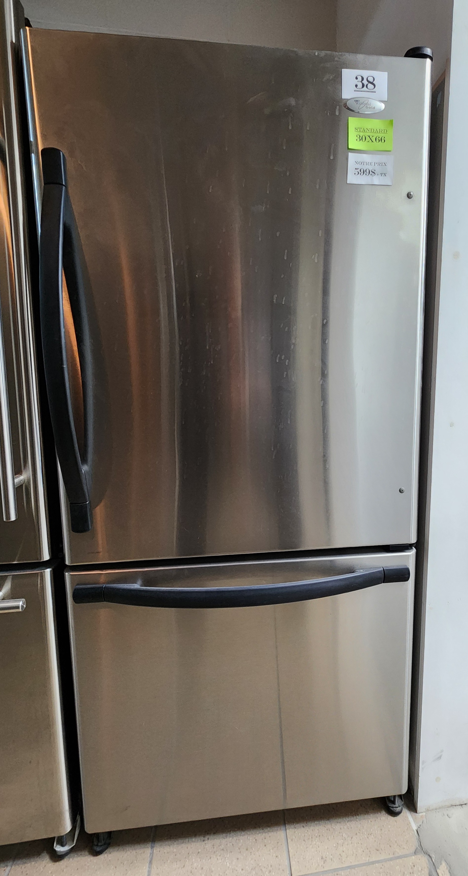 38-REFRIGERATEUR CONGELATEUR EN BAS INOX 