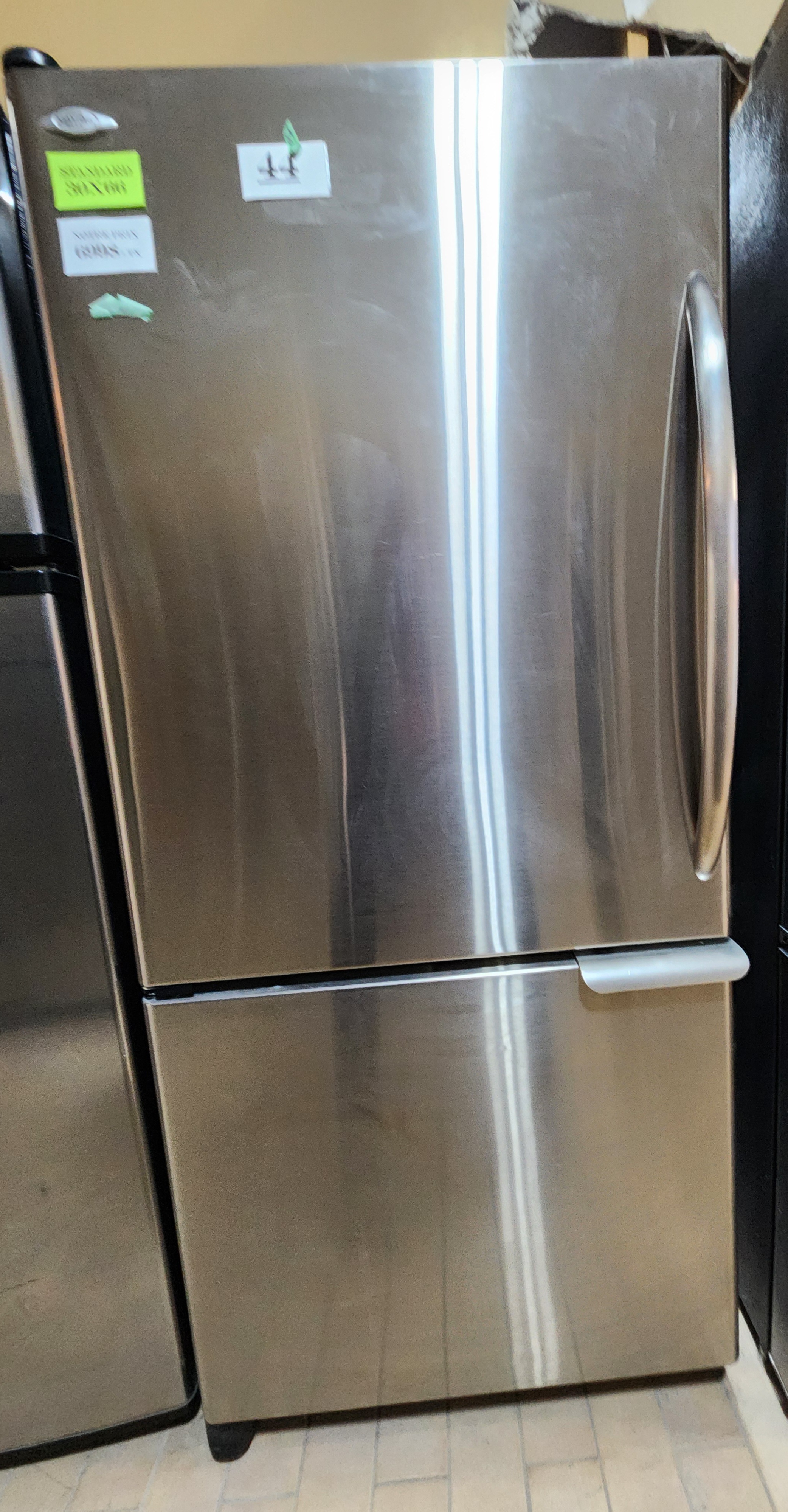 44-REFRIGERATEUR CONGELATEUR EN BAS