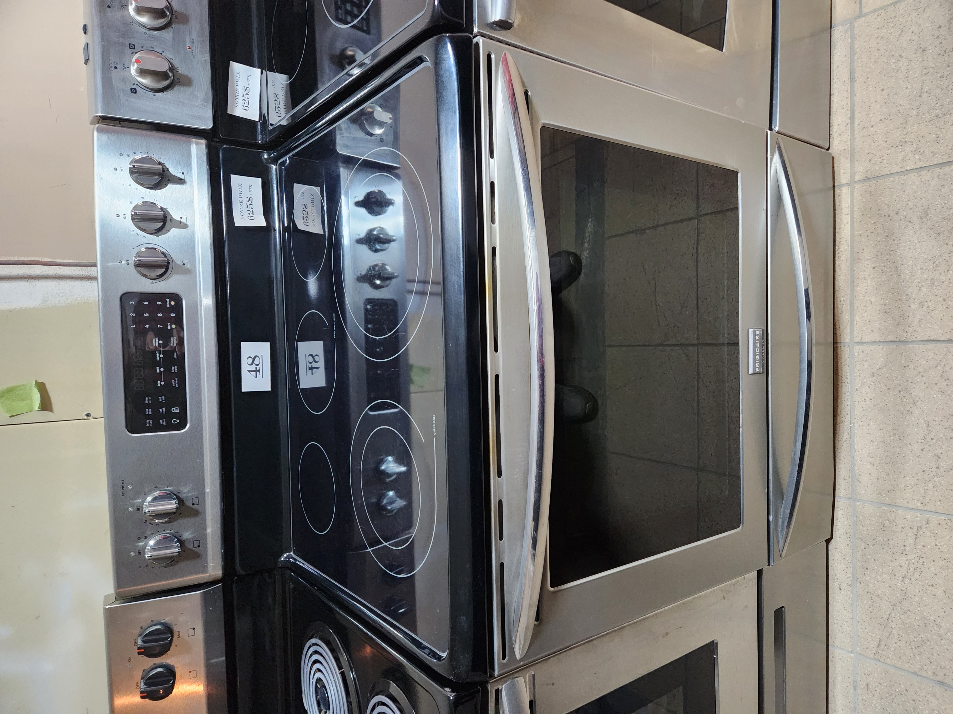 48- CUISINIERE VITROCERAMIQUE