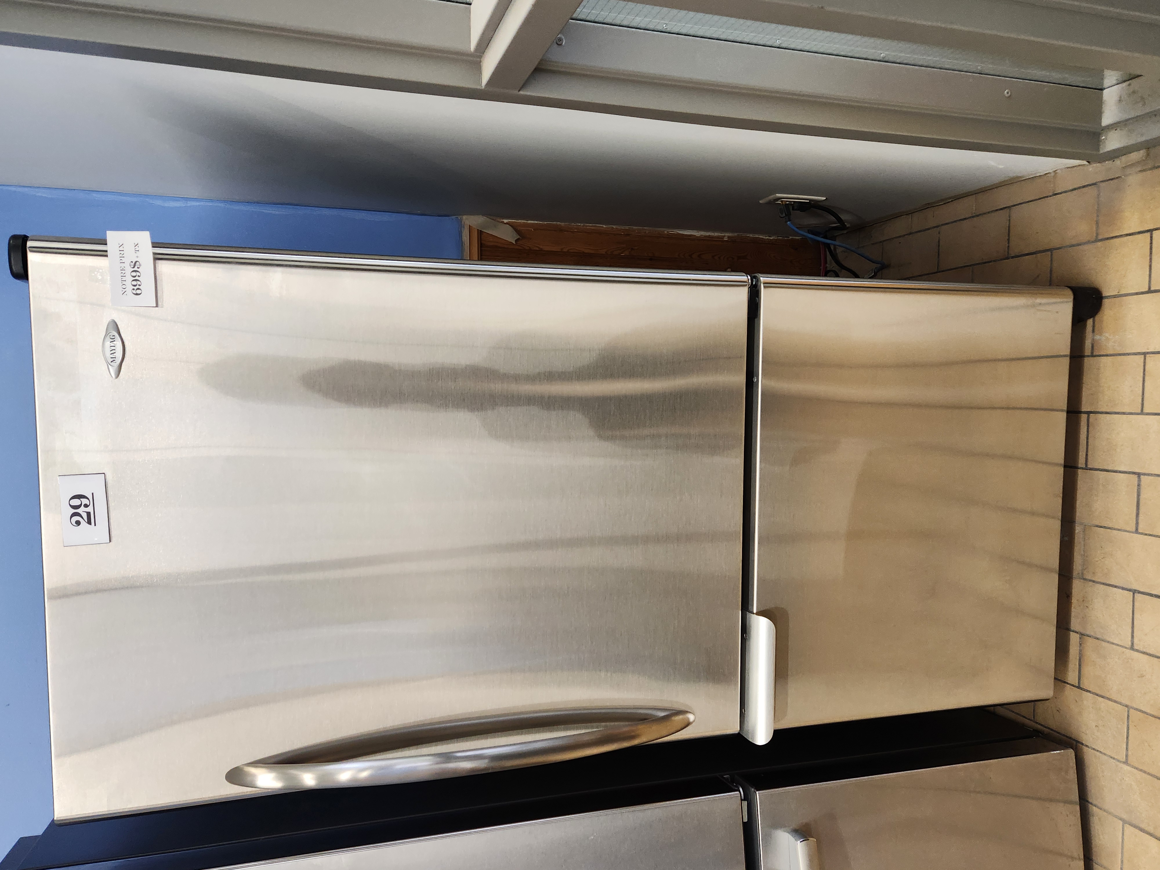 29- REFRIGERATEUR CONGELATEUR EN BAS INOX