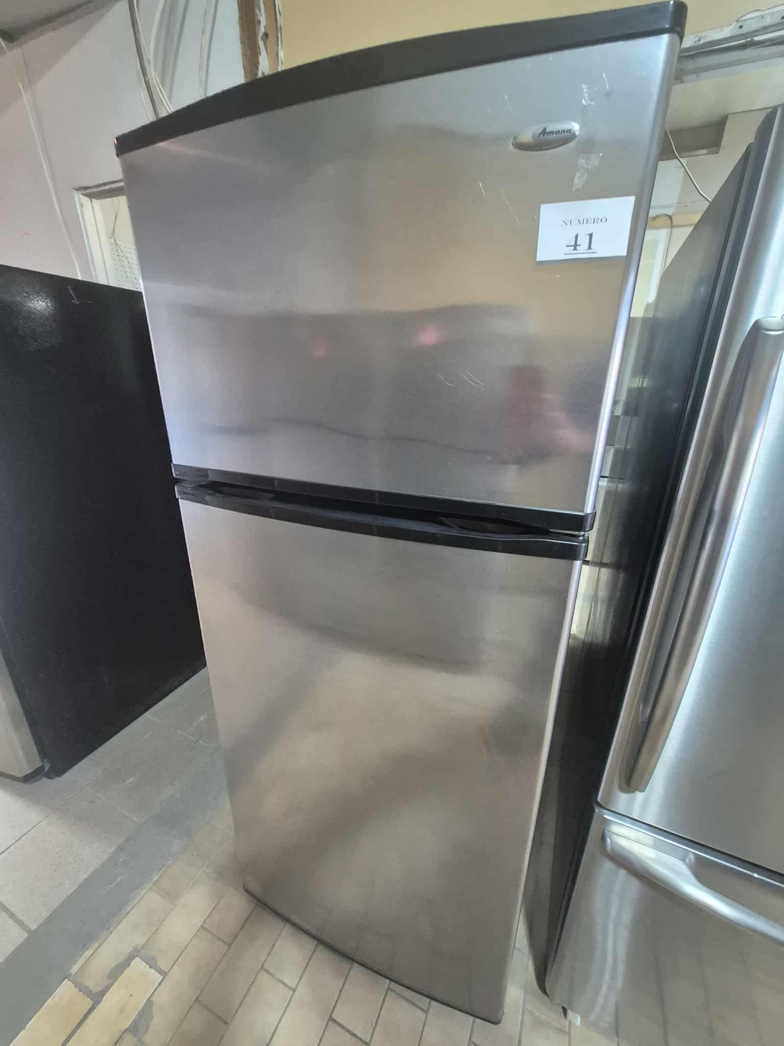 #41 Réfrigérateur Amana – Stainless, haut, 28 po
