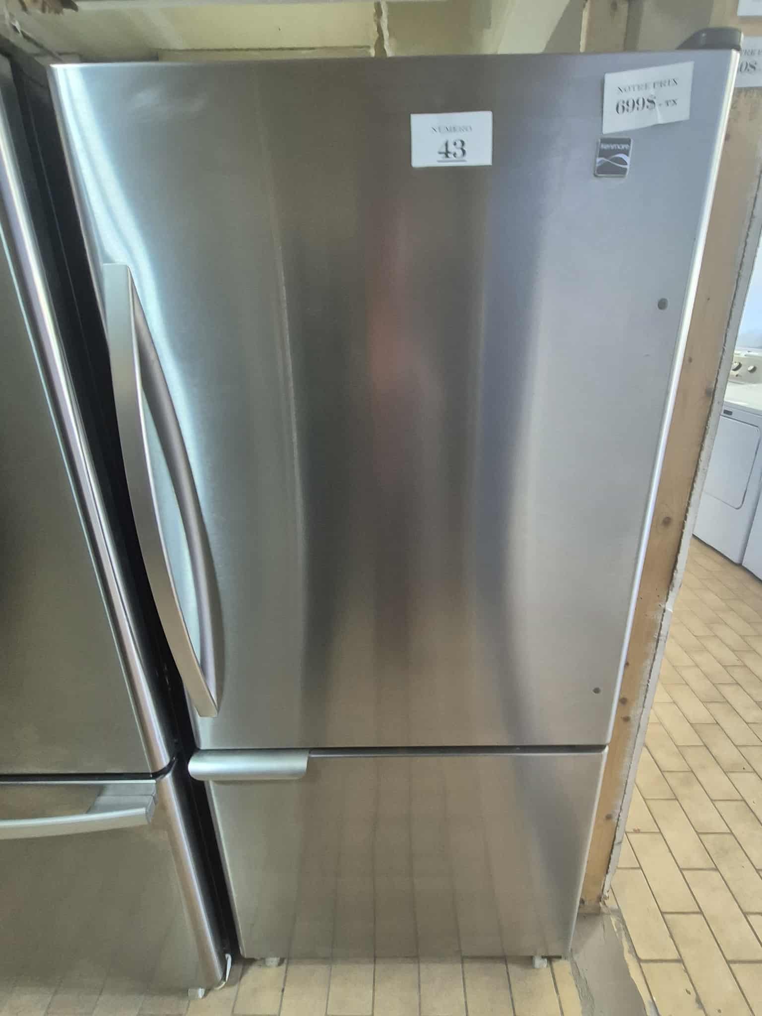 #43 Réfrigérateur Kenmore – Stainless, porte bas