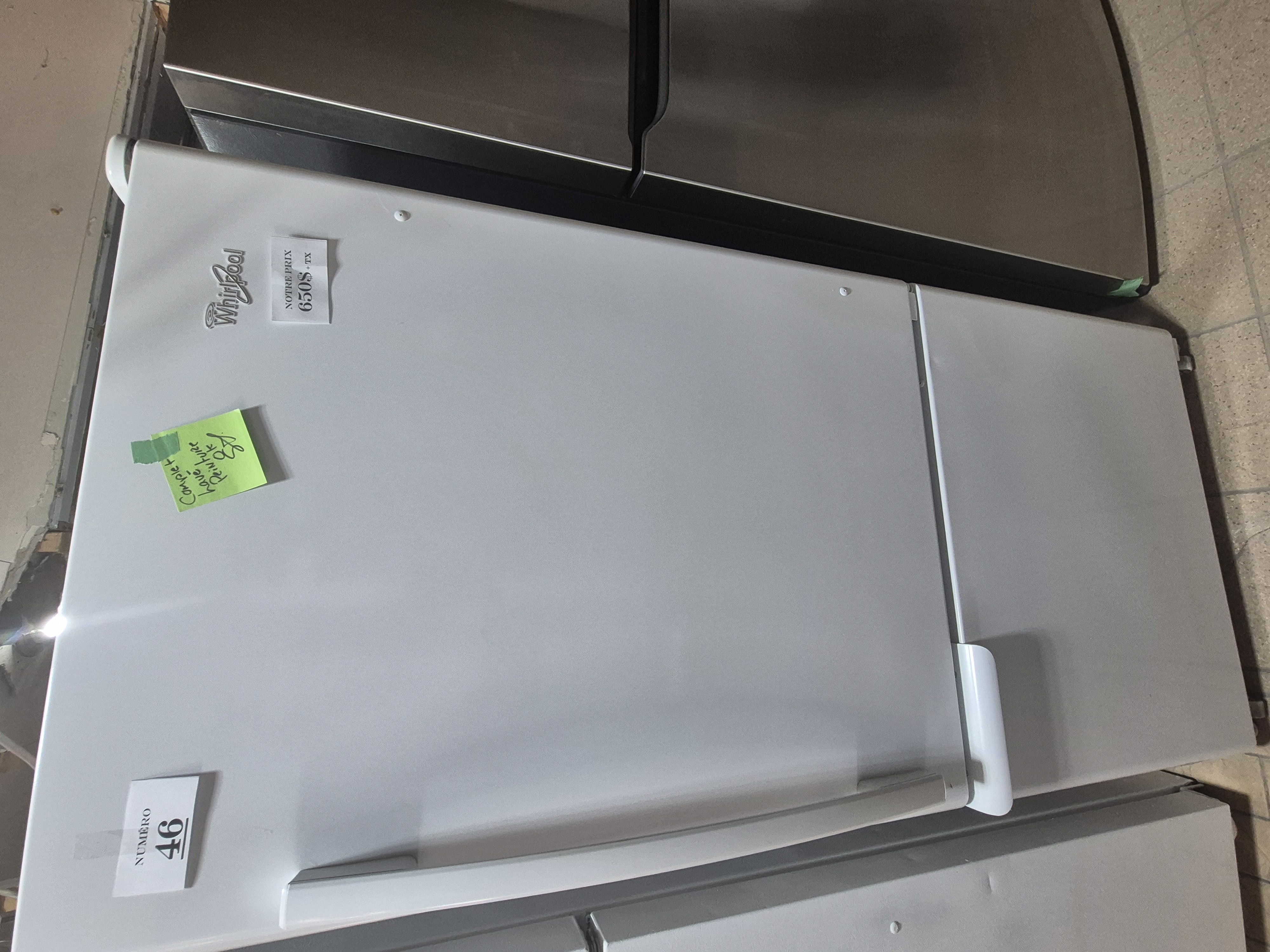 #46 Réfrigérateur Whirlpool – Congélateur bas, porte (3)